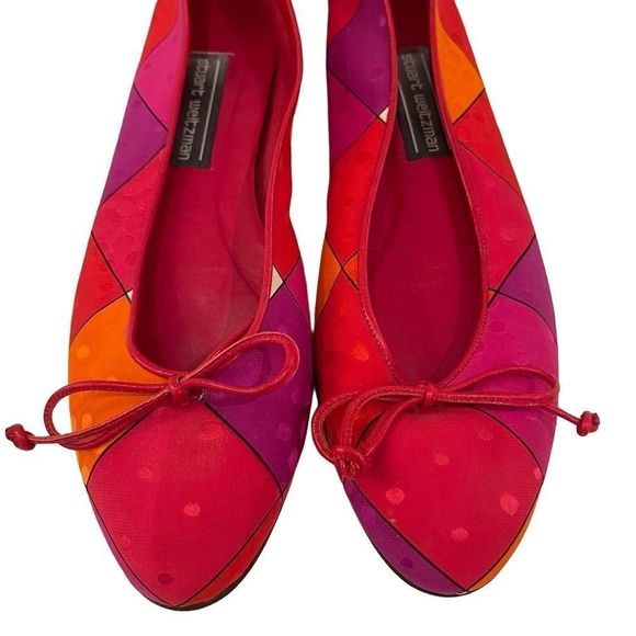 Stuart Weitzman Shoes - Stuart Weitzman Red Fabric Wrapped Leather Geometric Print Flats — SZ 8.5 EUC